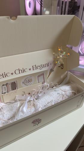 GIFT BOX