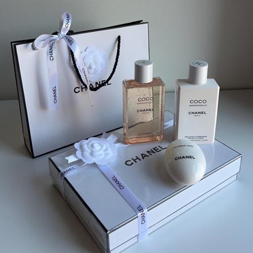بوكس كوكو CHANEL - شور جل -لوشن جسم -كريم يد