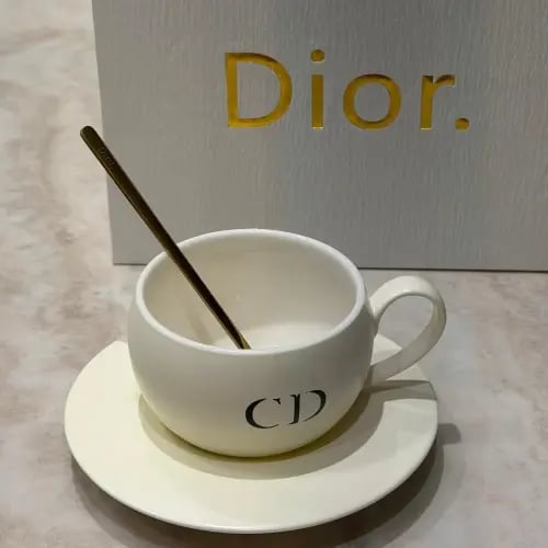 بوكس الإهداء DIOR - كوب صحن ملعقة