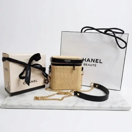 شنطة CHANEL الجديدة الصيفية - شامل ستراب