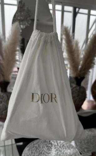 توق باق DIOR مقاس وسط 23 في 28 سم