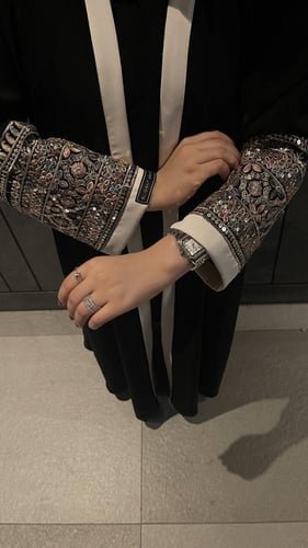 عهد كلفة أسود