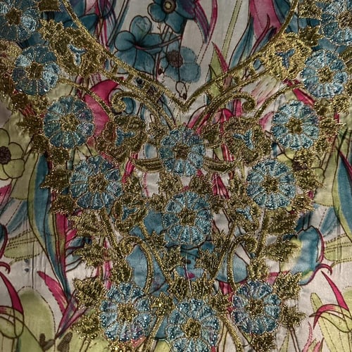 مخور للام وبنتها