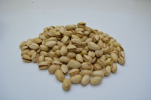 فستق بدون ملح