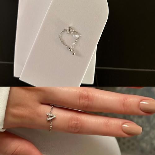 خاتم حرف مطلي فضي