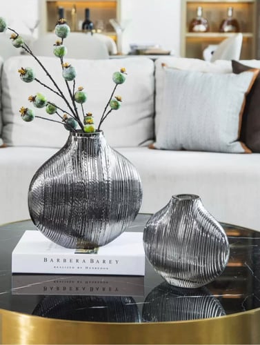 فازة ورد زجاج فضي