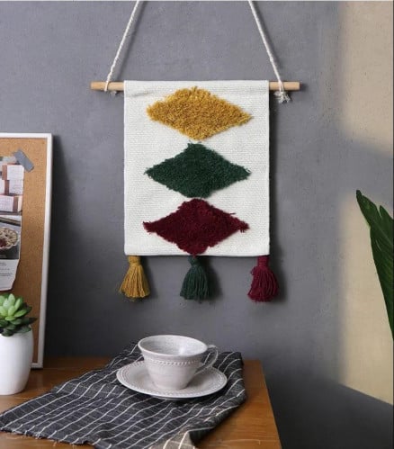 تعليقة جدارية على شكل سجاد