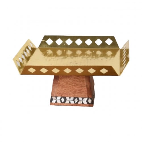 ستاند تقديم ذهبي مربع مع قاعدة خشب