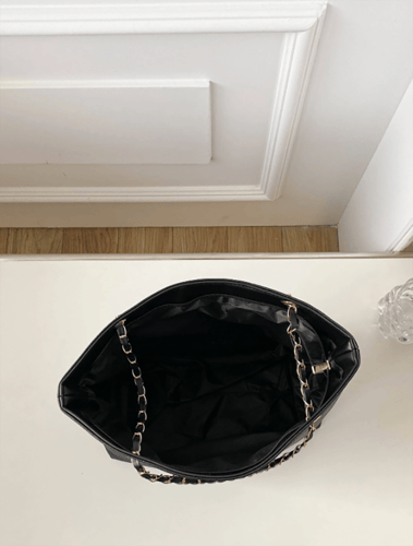 حقيبة يد نسائية