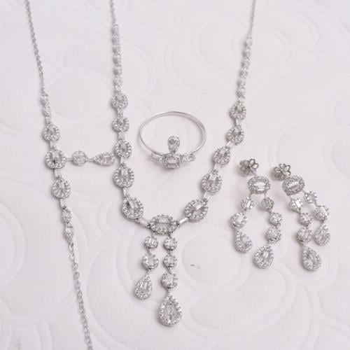 طقم ذهب - وزن ذهب 10.68 - عيار 18