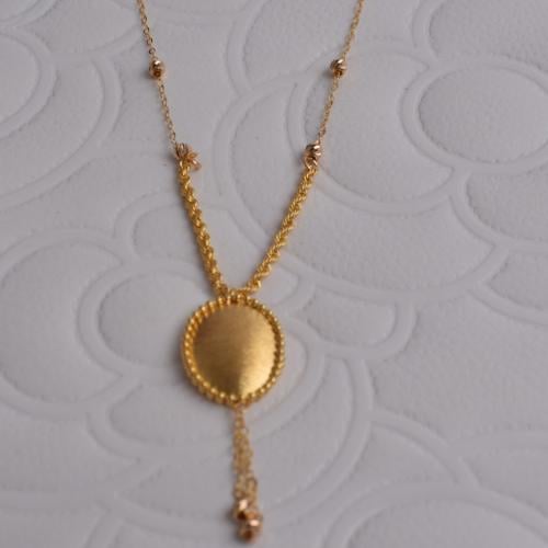 عقد ذهب عيار 21
