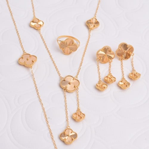 طقم ذهب - الوزن 17.65 G- عيار 21