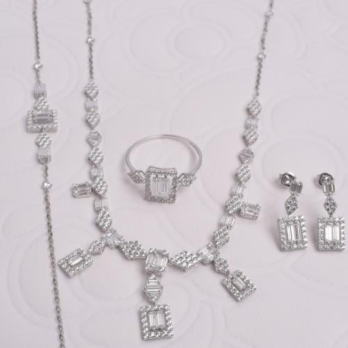 طقم ذهب - وزن ذهب 10.34 -عيار18