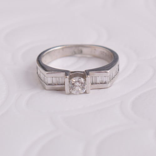 خاتم الماس -وزن ذهب 0.5-وزن الماس 0.33-عيار 18