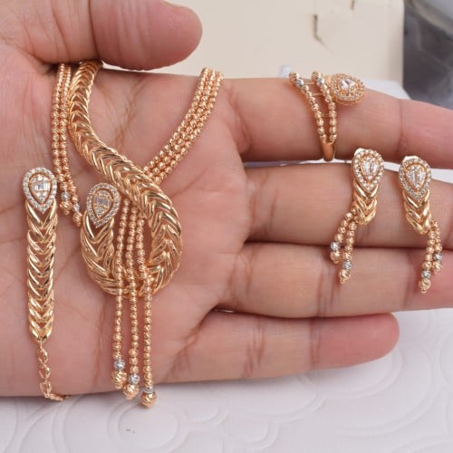 طقم ذهب - الوزن 30.96 G- عيار 21