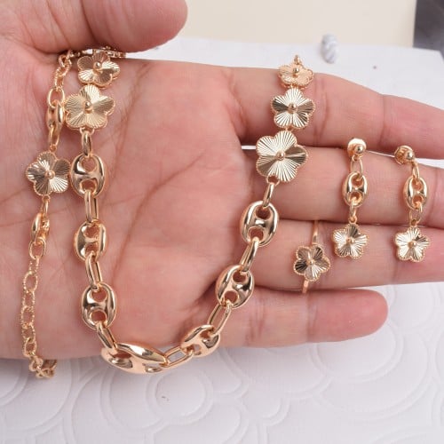 طقم ذهب - الوزن 20.04 G- عيار 21