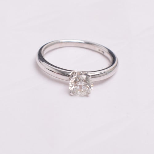 خاتم الماس -وزن ذهب 0.5-وزن الماس 0.70-عيار 18