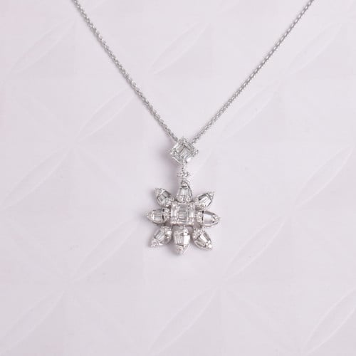 عقد الماس -وزن ذهب 0.5-وزن الماس 0.37-عيار 18