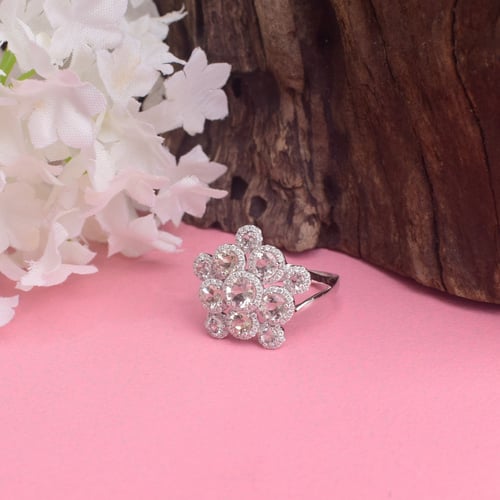 نصف طقم الماس - ذهب عيار 18- وزن 13.18- وزن الماس...