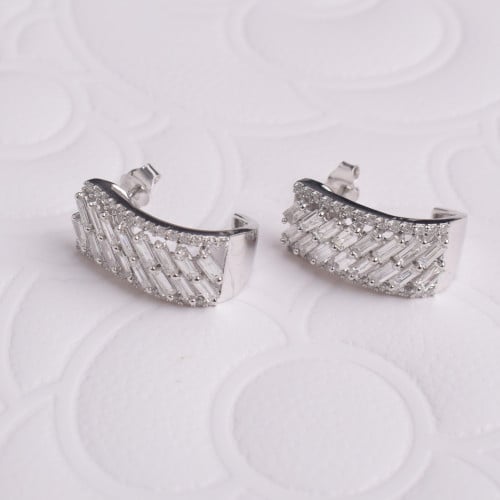 حلق الماس -وزن ذهب 0.5-وزن الماس 0.520-عيار 18