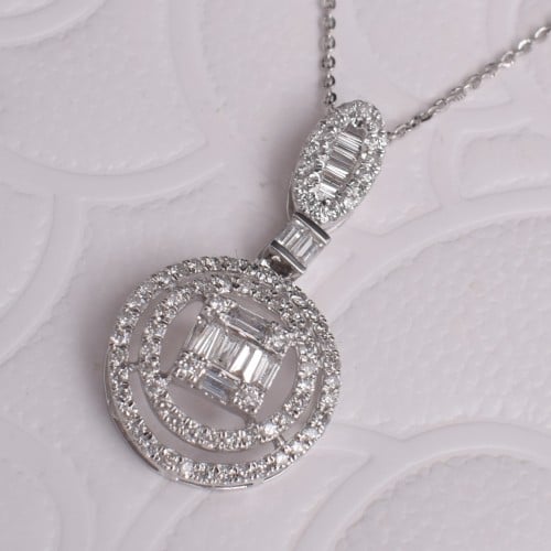 عقد الماس -وزن ذهب0.5-وزن الماس 0.710-عيار 18