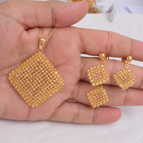 نصف طقم ذهب - الوزن 15.05 - عيار 21