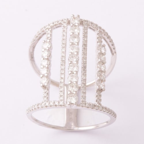 خاتم ألماس الوزن: 5.32 جرام / العيار: 18 / وزن الأ...