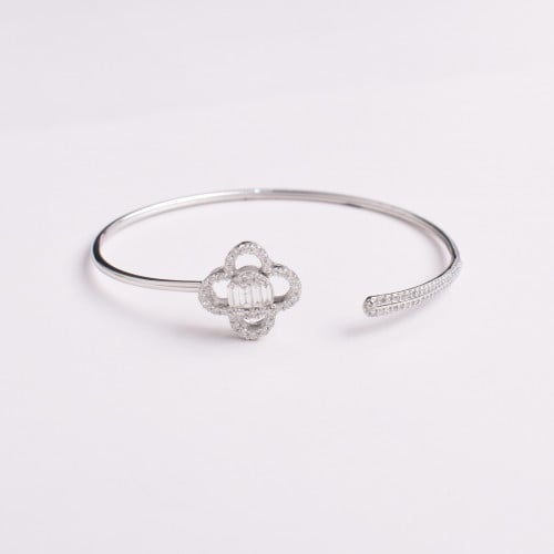 سوارة الماس -وزن ذهب 5.49-وزن الماس 0.7-عيار 18