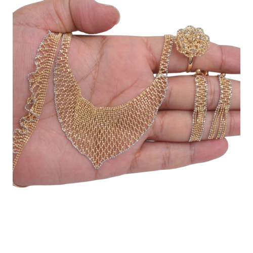 طقم ذهب - الوزن 24.30 G- عيار 18