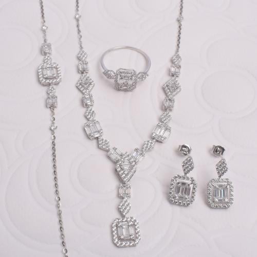 طقم ذهب - وزن ذهب 10.10 -عيار18