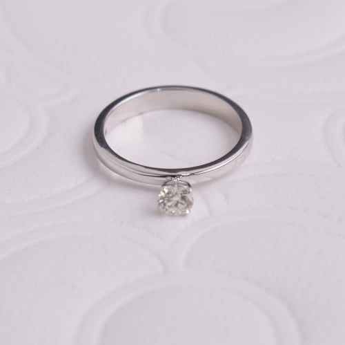 خاتم الماس -وزن ذهب 0.5-وزن الماس 0.31-عيار 18