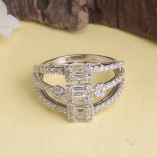 خاتم الماس -وزن ذهب 4.17-وزن الماس 0.7