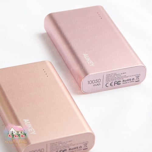 5814 شاحن باور بانك سريع متنقل من AUKEY