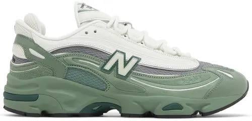 Tan PinkNew Balance 1000