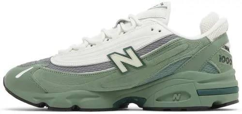 Tan PinkNew Balance 1000