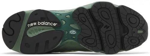 Tan PinkNew Balance 1000