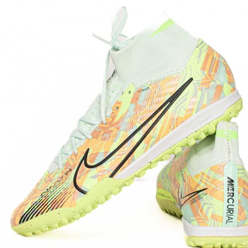 جزمة كرة قدم Nike