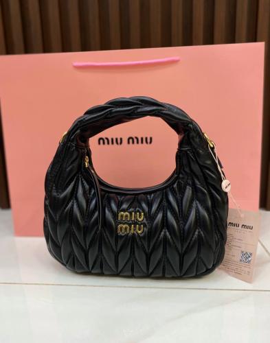 شنطة ميوميو | miumiu هوبو اسود