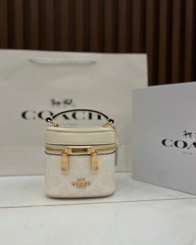 كوتش |coAch أبيض