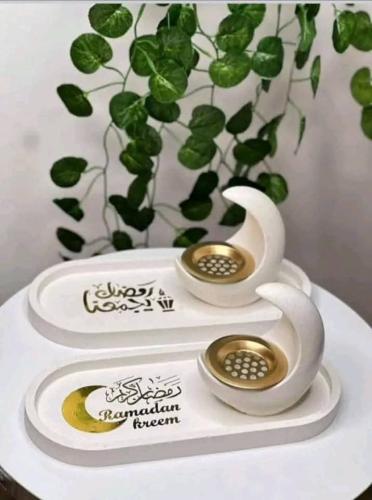 قاعدة جبس مع مبخرة الهلال