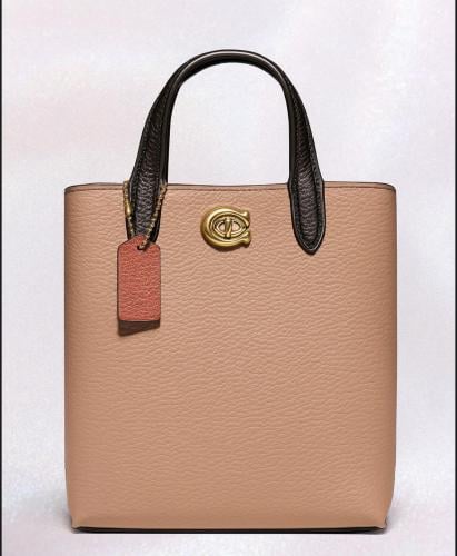 شنطة coach