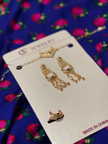 طقم مطلي الذهب