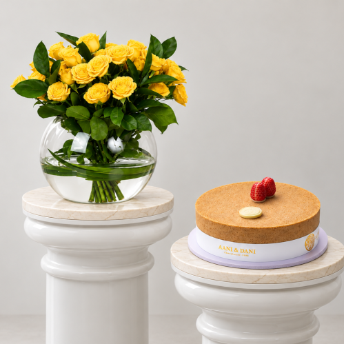 Blueberry and raspberry cake | Yellow baby rose vase