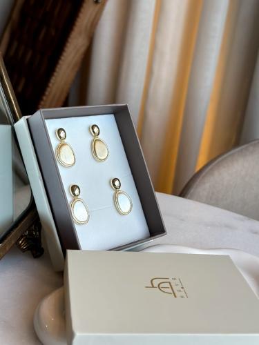 حلق مطلي بشكل ناعم وفاخر