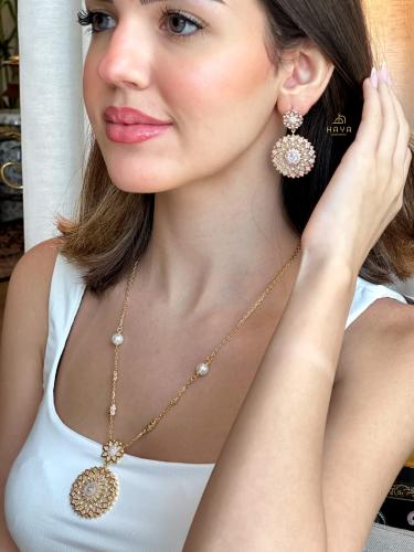 طقم مزين بأشكال جمالية .. مطلي بالذهب الفاخر (سلسا...