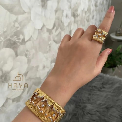 طقم فاخر (اسوارة + خاتم+ حلق) مطليين بماء الذهب