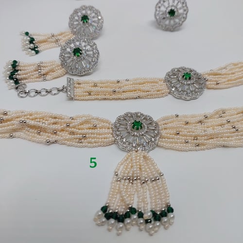 طقم متكامل (عقد تشوكر + حلق + اسوارة + خاتم) مغطى...