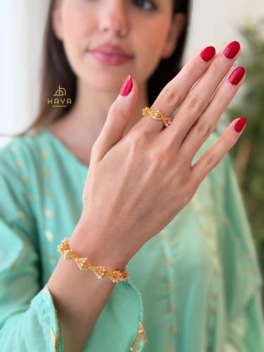 اطقم تراثية مميزة مزينة باللؤلؤ (اسوارة + خاتم)