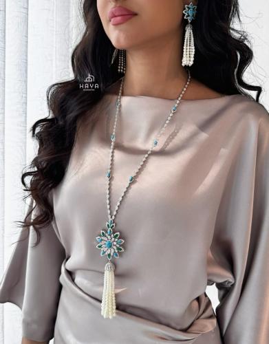 طقم فاخر جدا.. مزين بالاحجار الملونة (سلسال طويل +...