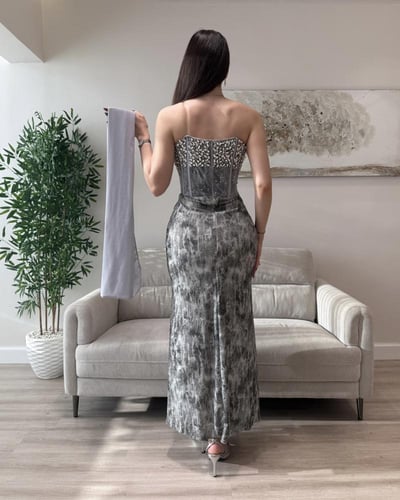 فستان سهرة مطرز